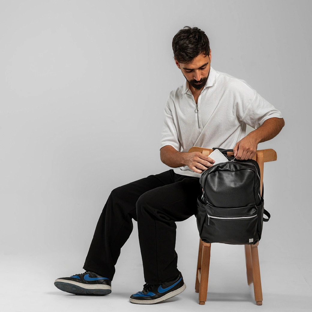 WIWU Osun Backpack - Black WIWU Osun Backpack - Black